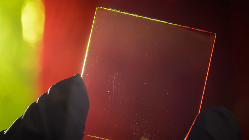 Illustration for article titled New Crystal Clear Solar Cells Could Power Your Smartphone One Day
